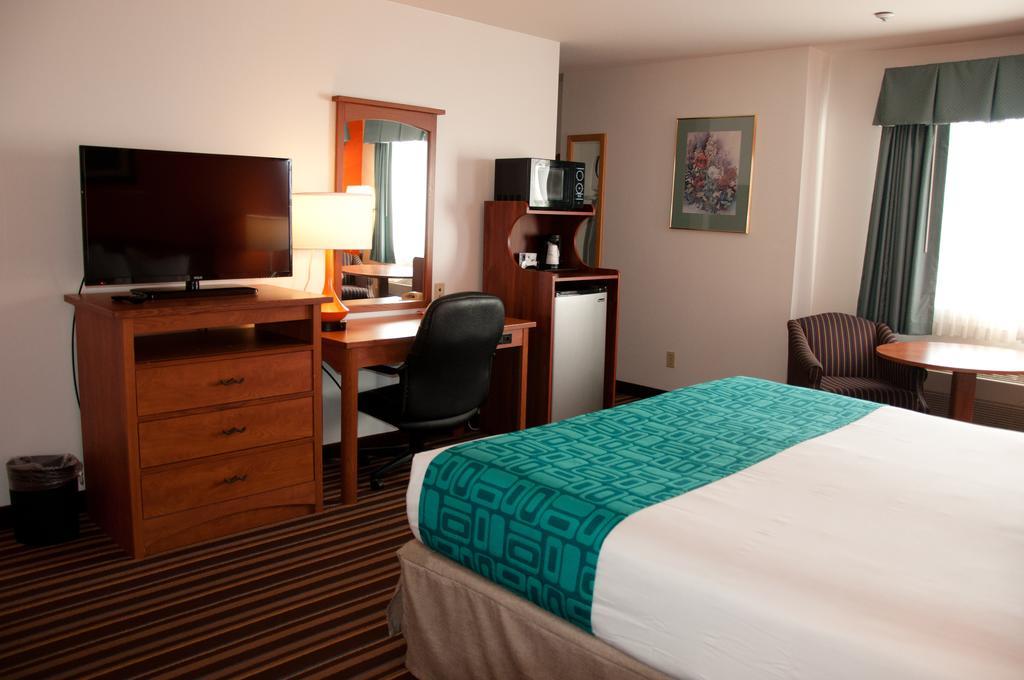 Hotel Howard Johnson By Wyndham Salinas