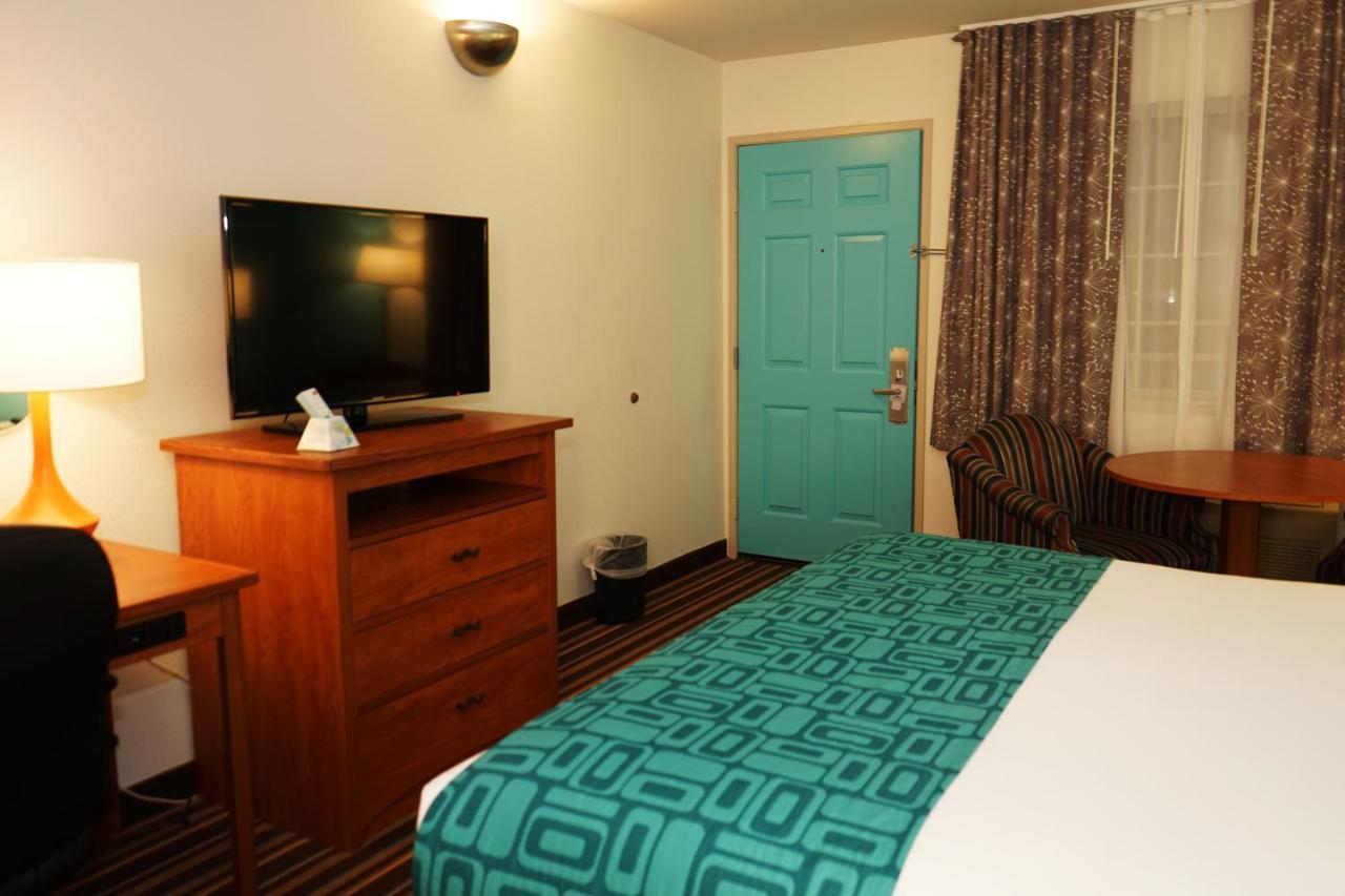 Hotel Howard Johnson By Wyndham 2*